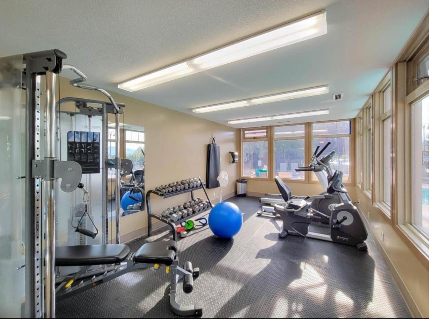Mountain Getaway Condo - 5 Min Walk To The Beach! Invermere Exterior foto