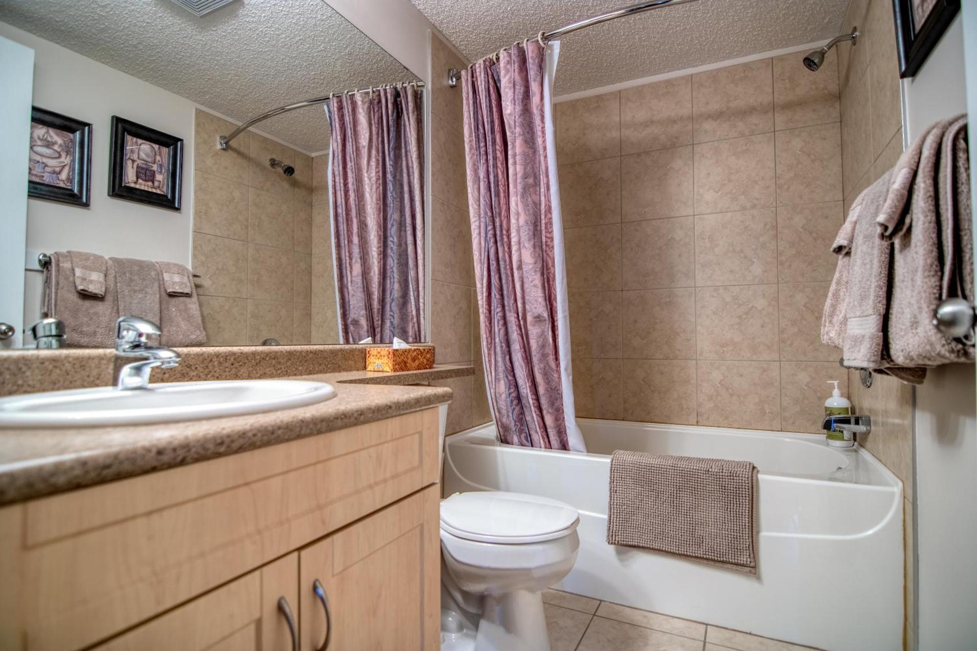 Mountain Getaway Condo - 5 Min Walk To The Beach! Invermere Exterior foto