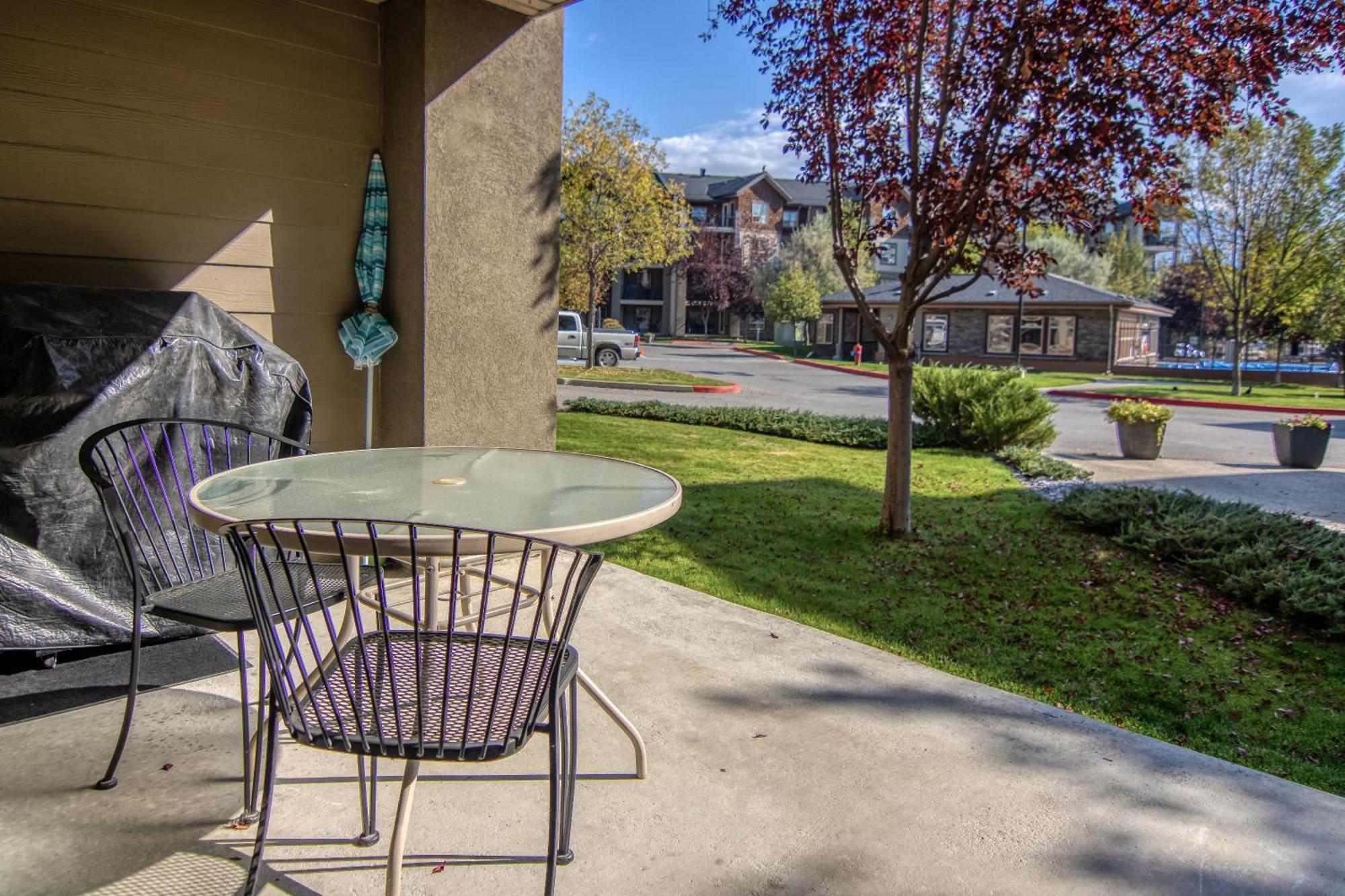 Mountain Getaway Condo - 5 Min Walk To The Beach! Invermere Exterior foto